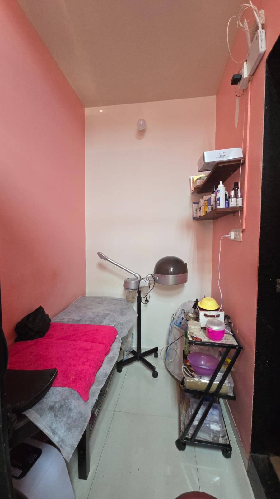  Running Jewellery & Cosmetics Business for Sale in Pune - URGENT slider image